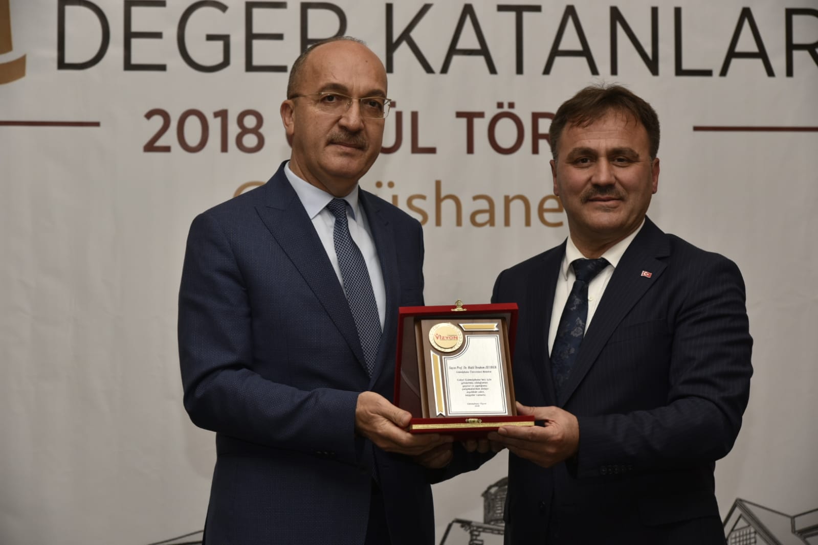 Rektörümüze “Değer Katanlar” Ödülü