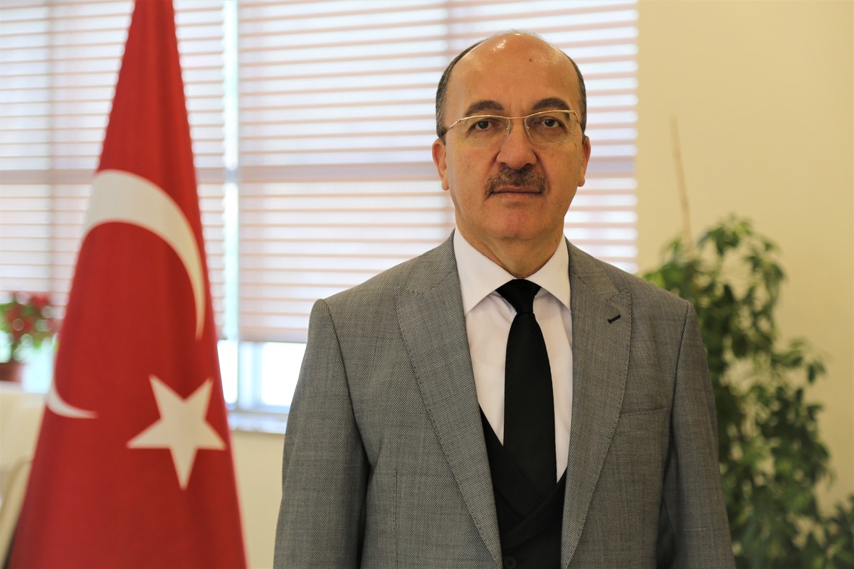 Rektörümüz Prof. Dr. Halil İbrahim Zeybek’in Mevlid Kandili Mesajı